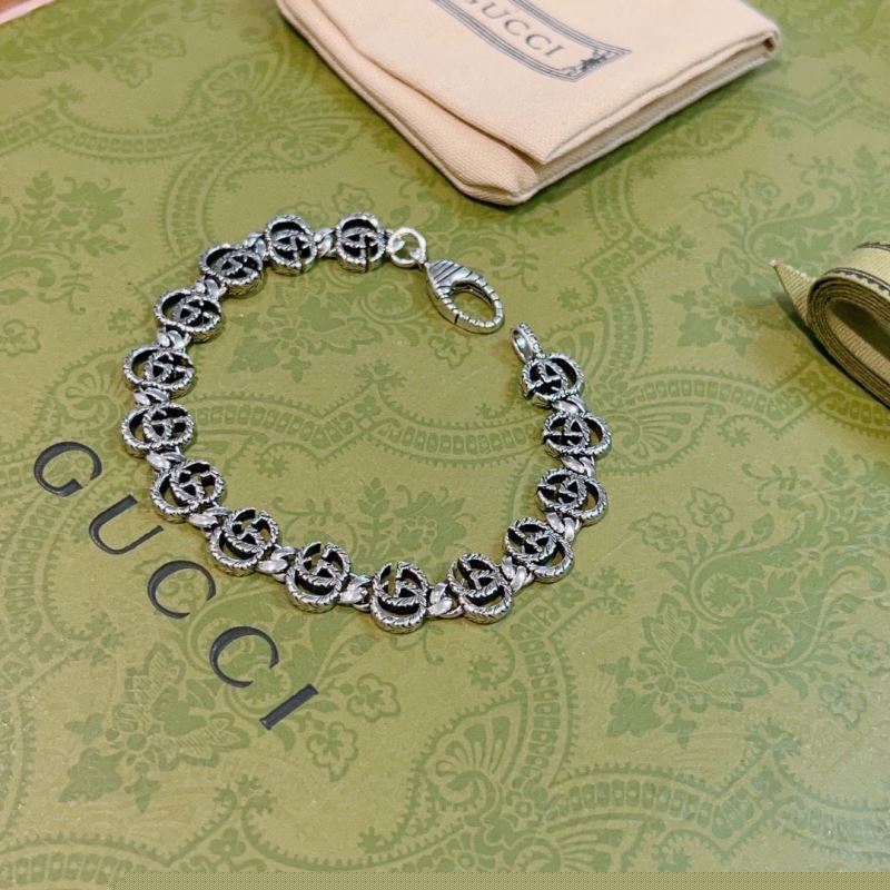 G*u*i bracelets